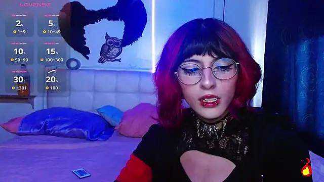 Snapshot of goth_minerva chatting on September 2025 01:49:01 PM goth minerva online show from September 2025 01:49:01 PM