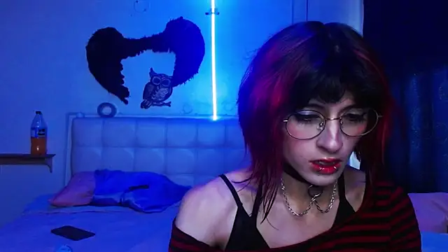 Snapshot of goth_minerva chatting on September 2025 02:00:02 PM goth minerva online show from September 2025 02:00:02 PM