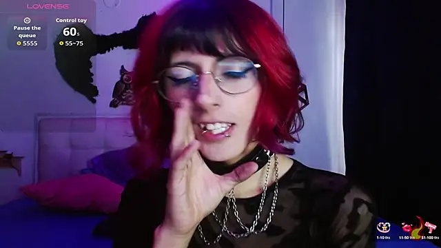 Snapshot of goth_minerva chatting on October 2025 01:52:02 PM goth minerva online show from October 2025 01:52:02 PM