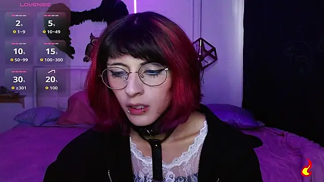 Snapshot of goth_minerva chatting on October 2025 01:42:02 PM goth minerva online show from October 2025 01:42:02 PM