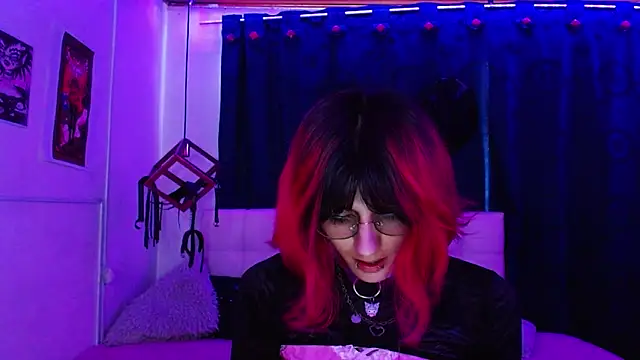 Snapshot of goth_minerva chatting on November 2025 01:21:02 PM goth minerva online show from November 2025 01:21:02 PM