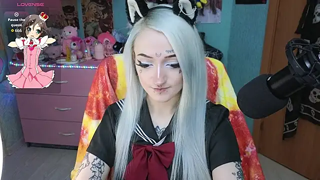 Manuela unicorn online show from April 2026 08:17:01 PM