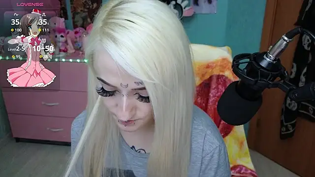Manuela unicorn online show from May 2026 09:01:02 PM