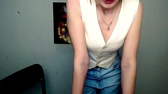 Snapshot of Doll_Angelina chatting on May 2026 07:36:01 AM Doll Angelina online show from May 2026 07:36:01 AM