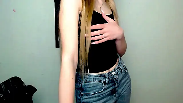 Snapshot of Doll_Angelina chatting on May 2026 06:08:01 AM Doll Angelina online show from May 2026 06:08:01 AM