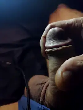 evi42 online show from November 2025 09:47:01 PM