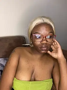 YummyMelanin117 online show from February 2026 04:01:02 AM