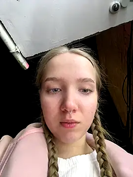 bambi lu online show from September 2025 04:45:02 PM