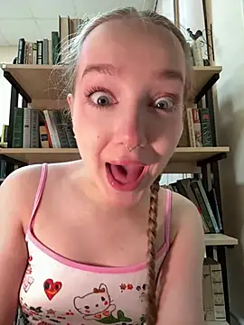 bambi lu online show from April 2026 07:59:02 PM