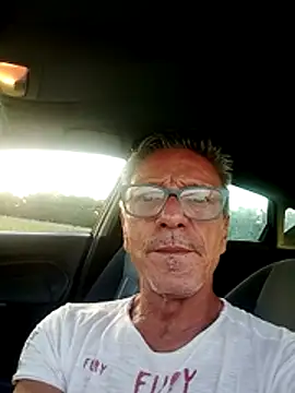 Snapshot of Deddyitalia3 chatting on June 2026 05:58:01 PM Deddyitalia3 online show from June 2026 05:58:01 PM