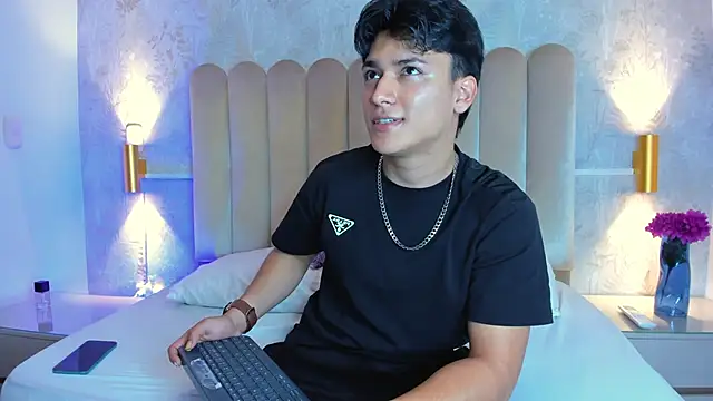 THE LITTLE LIAM online show from December 2025 12:47:02 PM