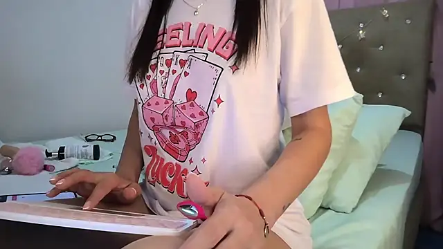 sofia8428 online show from March 2026 11:44:01 PM