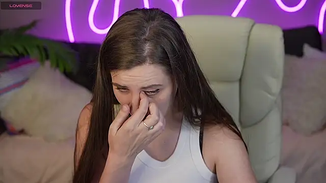 Snapshot of ValeryMurr chatting on October 2025 06:38:02 PM ValeryMurr online show from October 2025 06:38:02 PM