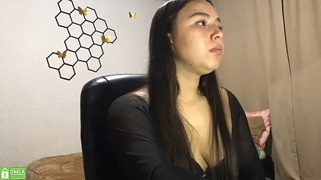 amelia hall online show from November 2025 01:11:01 PM