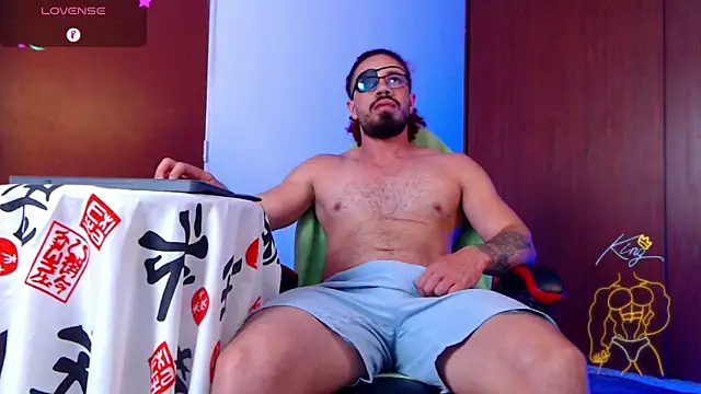 Snapshot of pirata_fitness chatting on April 2026 02:08:01 PM pirata fitness online show from April 2026 02:08:01 PM
