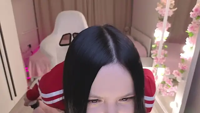 Betty  Davvis online show from November 2025 02:50:01 PM