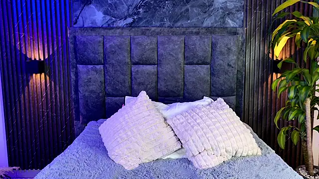 Lenna s online show from September 2025 10:10:01 PM