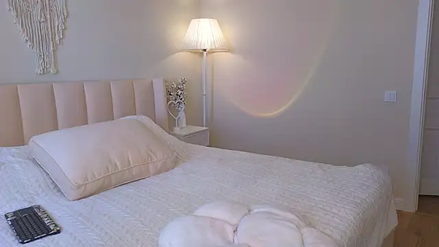 Candymrr online show from November 2025 05:40:02 AM