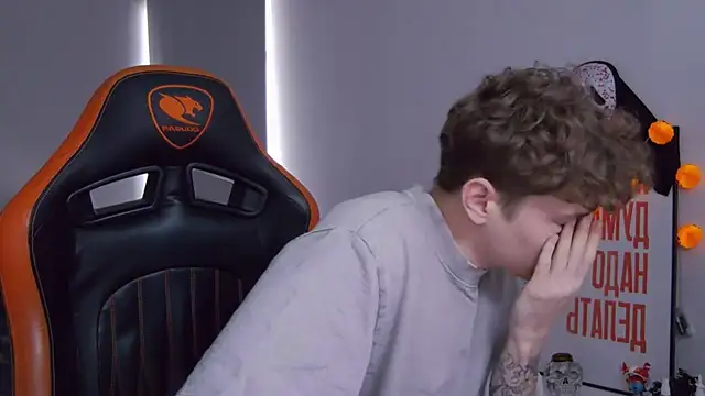 DanyDavis online show from November 2025 09:22:01 AM