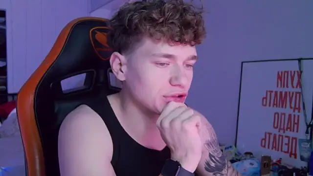 DanyDavis online show from November 2025 07:47:02 PM