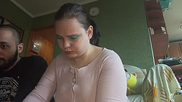 SweetPiggyx online show from April 2026 12:29:02 PM