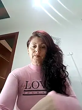 lunadicty online show from November 2025 10:52:01 PM