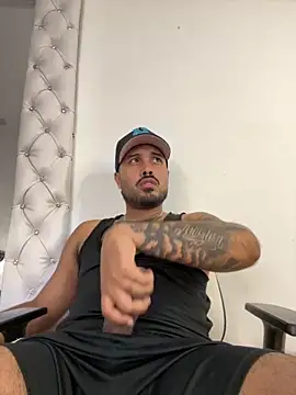 PapiStan online show from December 2025 04:21:01 AM