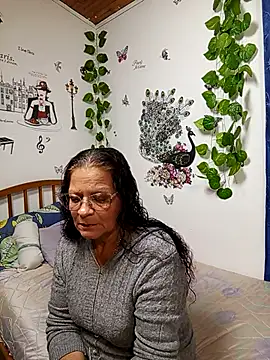 katrina perez online show from April 2026 10:12:01 PM