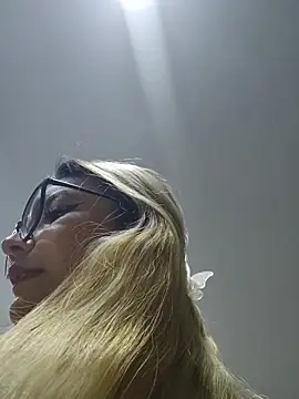 Pretty roxxyy online show from March 2026 09:57:02 AM