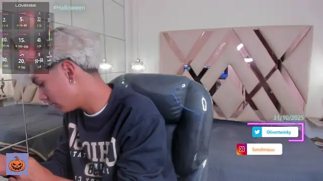 OliverTwinky online show from October 2025 01:29:01 PM