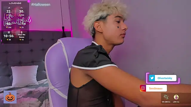 OliverTwinky online show from October 2025 01:45:02 PM