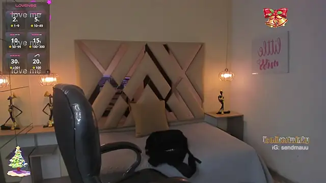 OliverTwinky online show from November 2025 01:43:03 PM