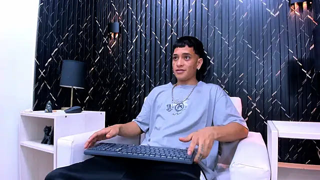 Matt Ruso online show from November 2025 11:47:02 PM