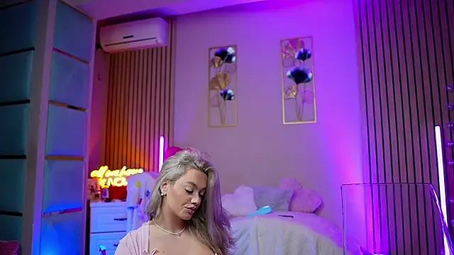 SabrinaJade online show from February 2026 05:33:02 AM