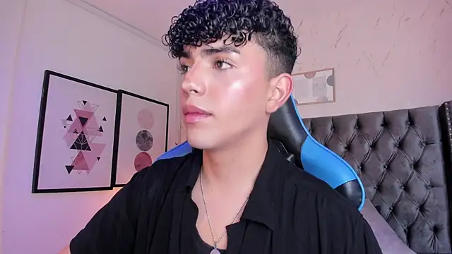 Niick Twink online show from October 2025 03:48:01 AM