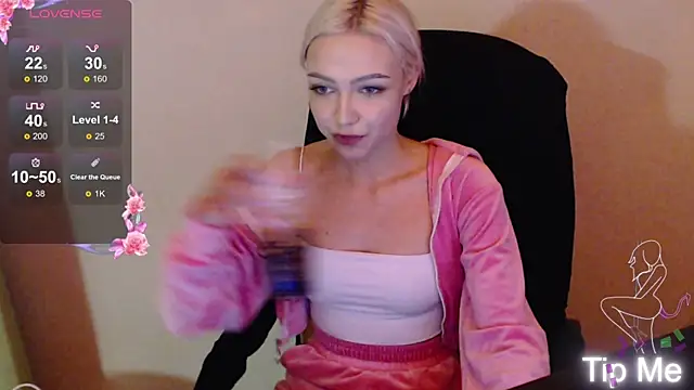 LinaLirian online show from October 2025 10:52:02 PM