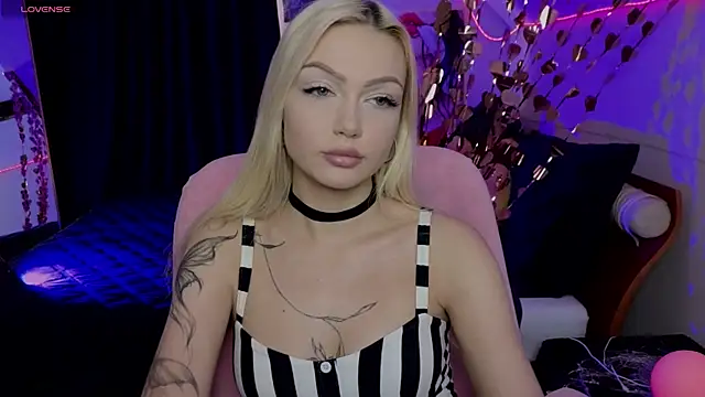 LinaLirian online show from June 2026 01:12:01 PM