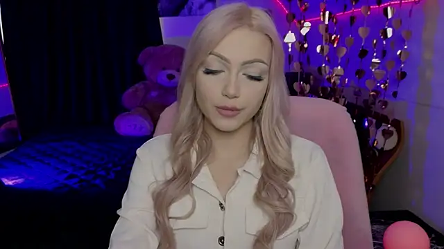LinaLirian online show from July 2026 10:40:01 AM