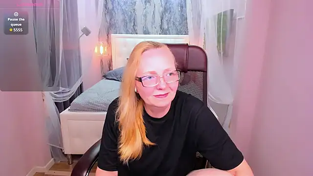 Snapshot of Karen_Villis chatting on August 2026 11:48:02 AM Karen Villis online show from August 2026 11:48:02 AM