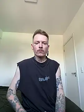 Snapshot of CrisBohn chatting on March 2025 07:24:02 PM CrisBohn online show from March 2025 07:24:02 PM