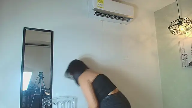  Victoria Collins online show from April 2026 11:44:02 AM