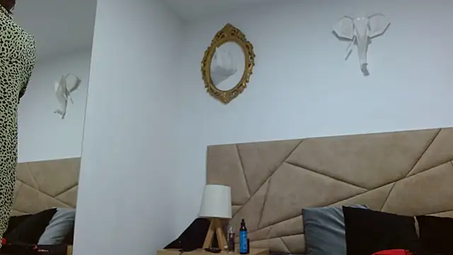 amanda ramirez online show from February 2026 09:00:02 PM