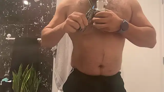 Snapshot of CloudyMuscleBeefy chatting on October 2025 05:53:01 PM CloudyMuscleBeefy online show from October 2025 05:53:01 PM