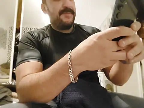 Snapshot of CloudyMuscleBeefy chatting on October 2025 04:46:01 PM CloudyMuscleBeefy online show from October 2025 04:46:01 PM