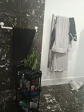 Snapshot of CloudyMuscleBeefy chatting on November 2025 11:43:01 AM CloudyMuscleBeefy online show from November 2025 11:43:01 AM