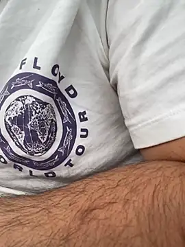 Snapshot of CloudyMuscleBeefy chatting on June 2026 07:18:01 AM CloudyMuscleBeefy online show from June 2026 07:18:01 AM
