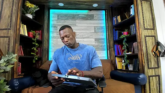 MarcusBlack  online show from April 2026 02:30:01 PM