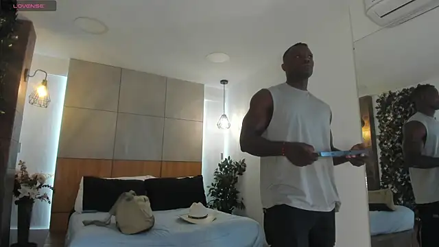 MarcusBlack  online show from April 2026 12:19:02 PM