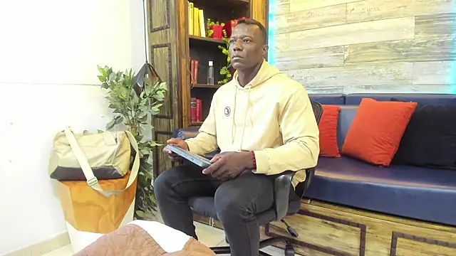Snapshot of MarcusBlack_ chatting on May 2026 01:28:01 PM MarcusBlack online show from May 2026 01:28:01 PM