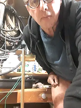 Vince072 online show from October 2025 12:59:01 PM